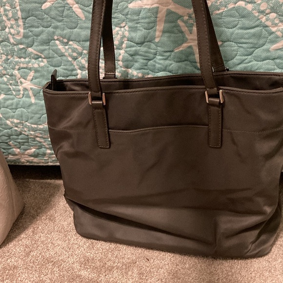 NWT-Michael Kors Large Zippered Tote -Morgan. Color: Graphite. - Picture 2 of 7